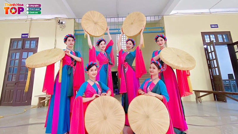 Top-5-dia-chi-thue-trang-phuc-bieu-dien-o-thanh-hoa-dep-nhat