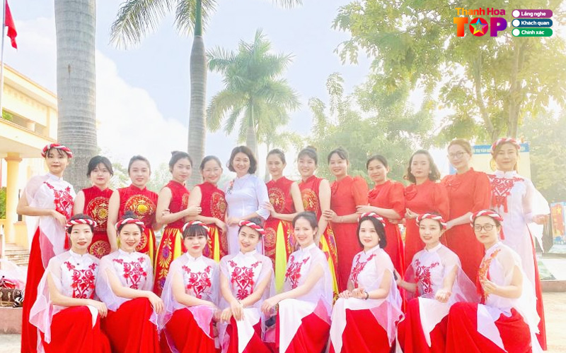 Trang-phuc-bieu-dien-ha-thuy-thanhhoatoplist