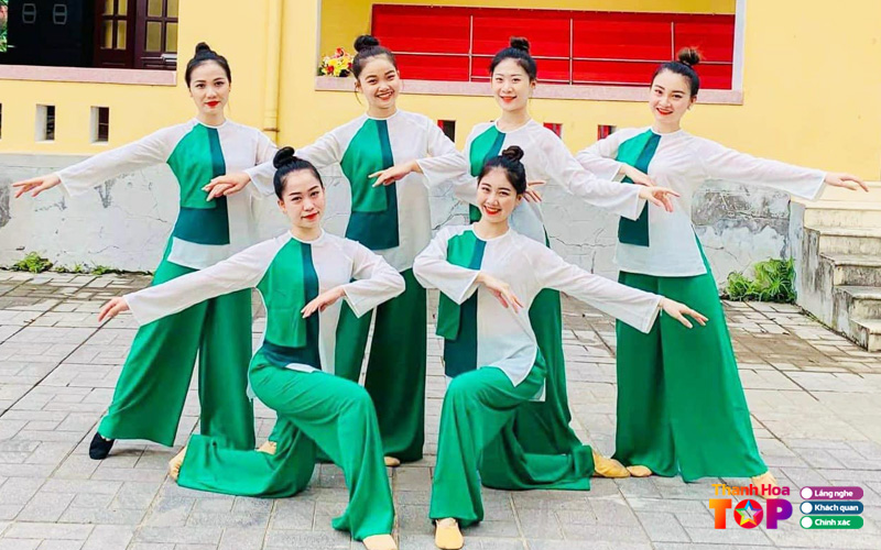 Trang-phuc-bieu-dien-quynh-trang-thanhhoatoplist