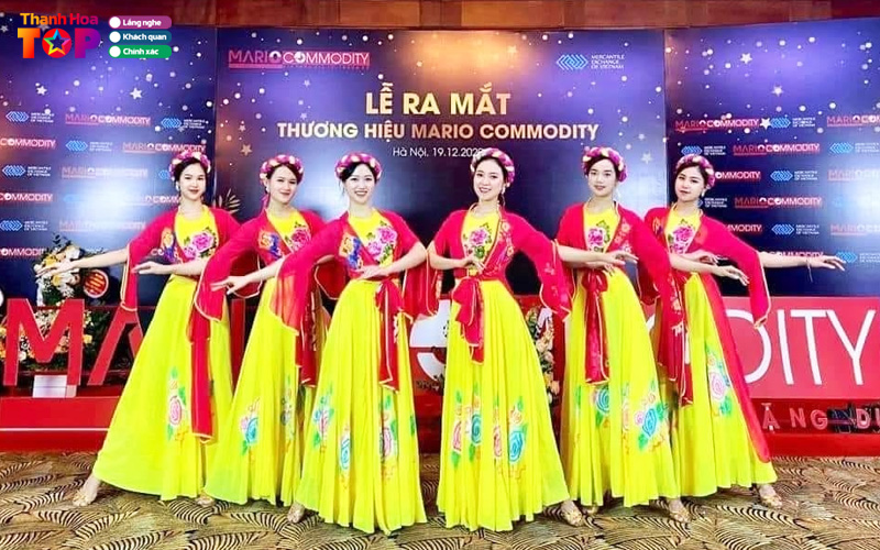 Trang-phuc-chung-phuong-thanhhoatoplist