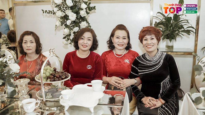 Top-5-dia-chi-thue-ao-dai-ba-sui-thanh-hoa-cuc-sang-gia-tot