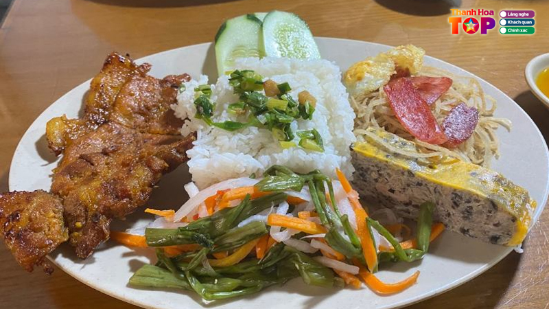 Top-5-quan-com-tam-thanh-hoa-nuc-tieng-gan-xa