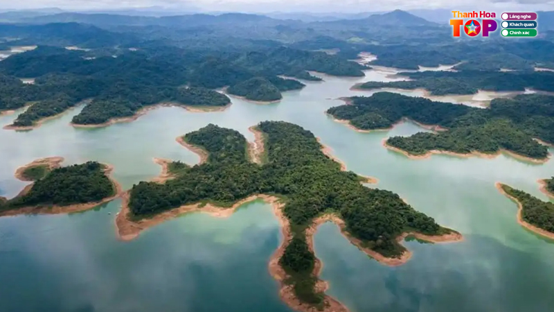 Cac-hoat-dong-giai-tri-va-trai-nghiem-tai-ben-en-thanhhoatoplist