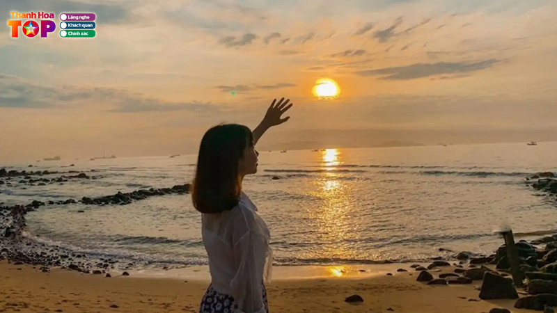 Hoat-dong-du-lich-tai-bai-dong-thanhhoatoplist-1