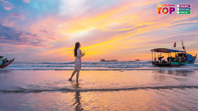 Hoat-dong-du-lich-tai-bien-hai-hoa-thanhhoatoplist-1