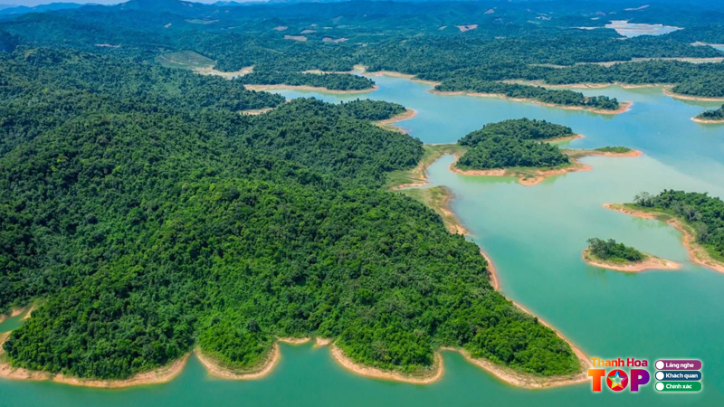 Khu-du-lich-ben-en-thanh-hoa-thien-duong-xanh-giua-long-xu-thanh