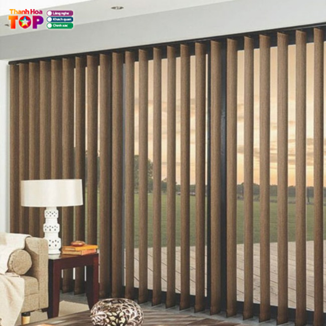 Cau-tao-va-chat-lieu-rem-la-nhua-doc