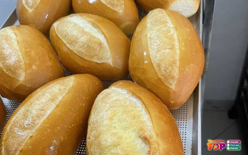 Bi-quyet-chon-tiem-banh-mi-thanh-co-thanh-hoa-thanhhoatoplist
